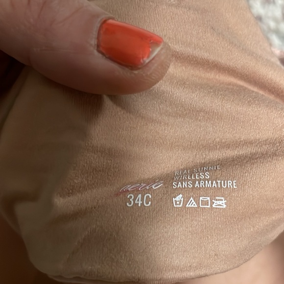 2 bras - Picture 3 of 4